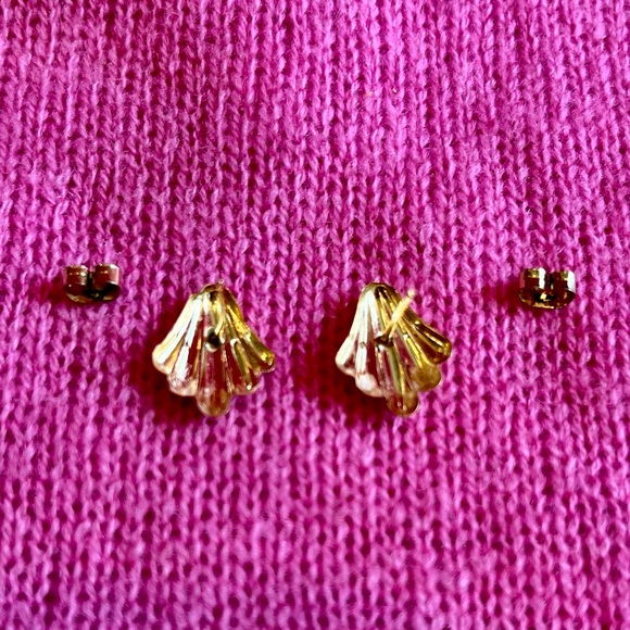 14k Gold Scallop Seashell Earrings - Picture 7 of 16